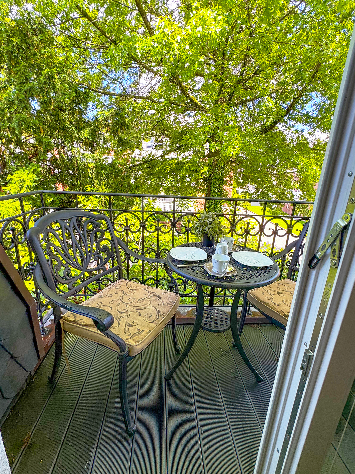 Balkon Businessappartment mit Blick ins Grüne